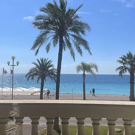 Promenade Des - Face A La Lägenhet *